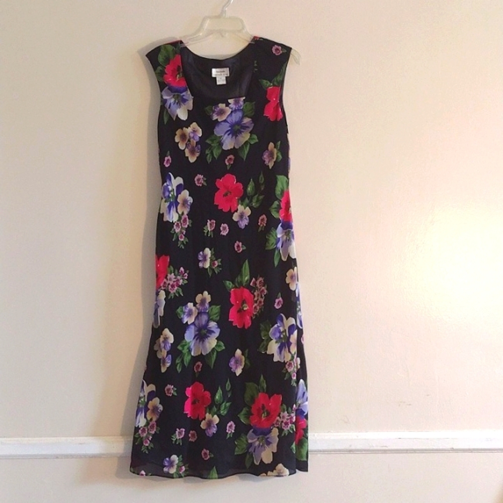D.W. Studio dress size 12 Black Floral
